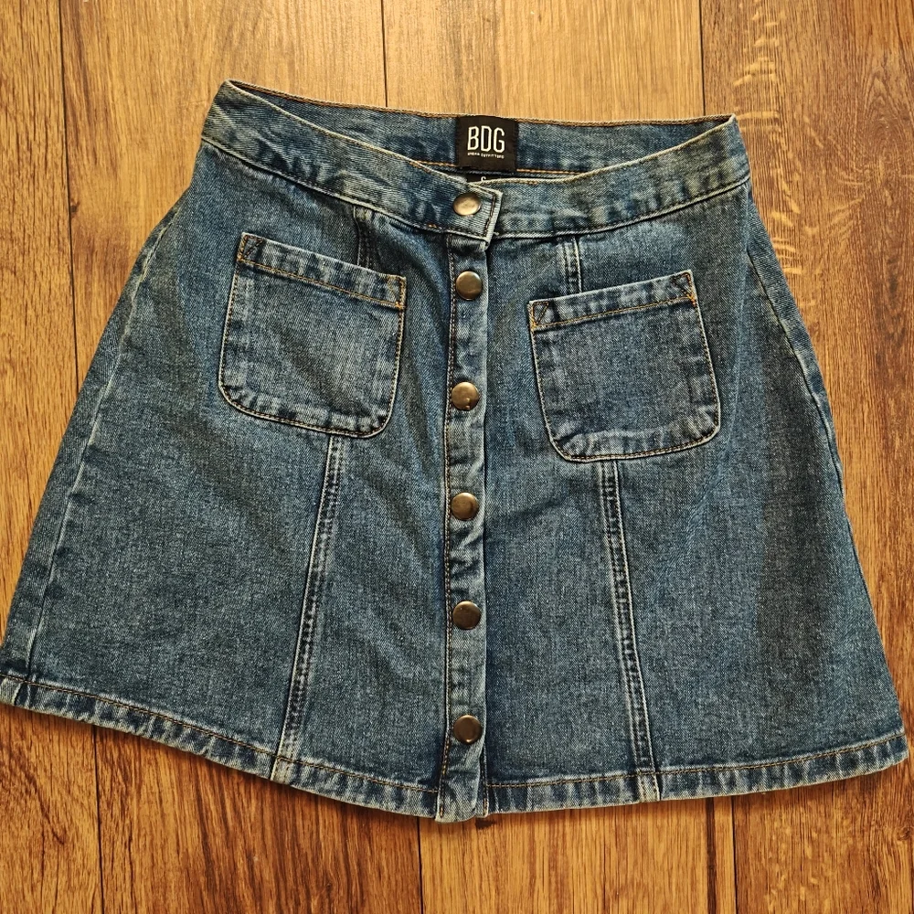 Denim Mini‎ Skirt Medium Wash BDG Women's Small Snap Button Blue Jean Casual EUC